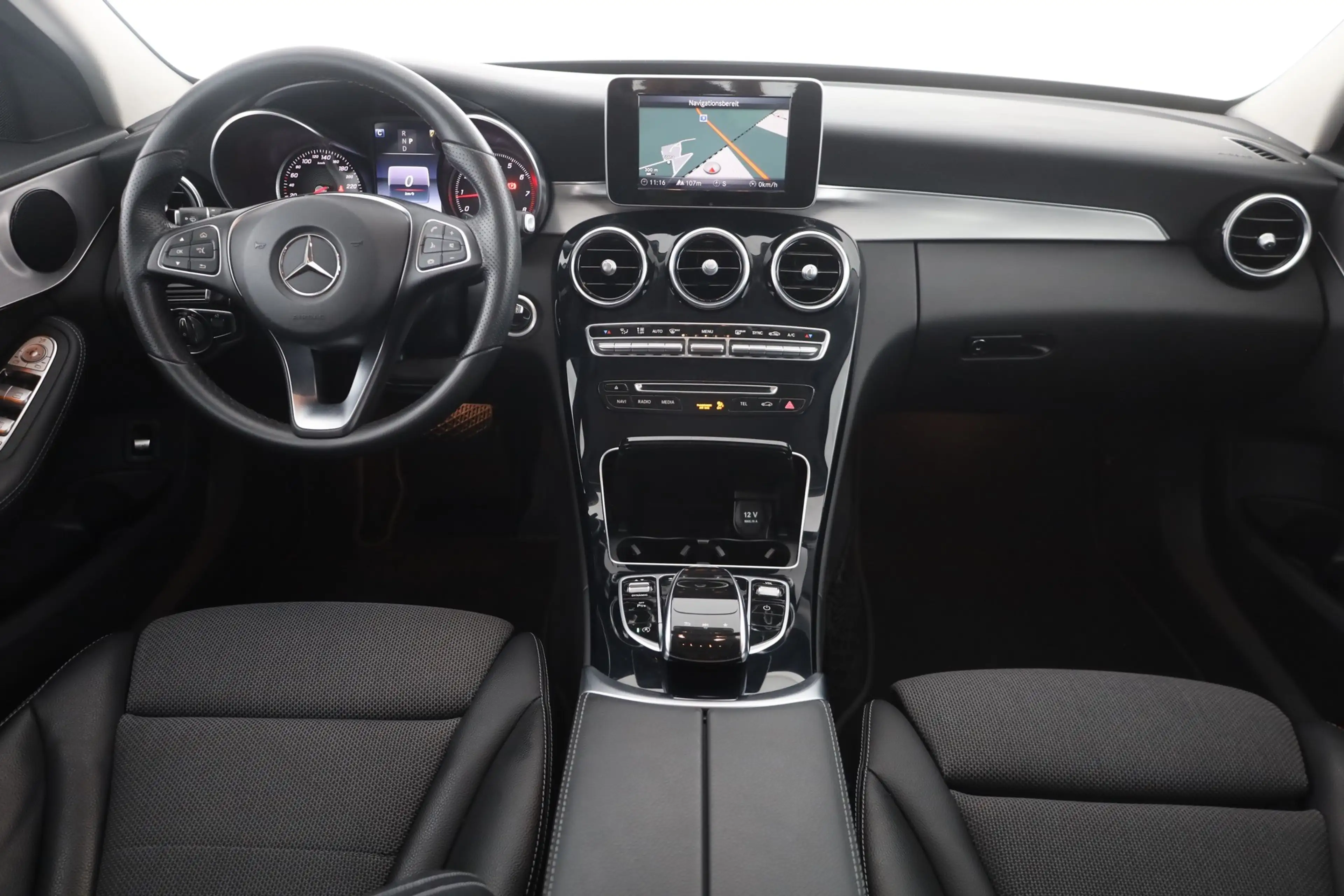 Mercedes-Benz C 180 C180 T Avantgarde LED Navi Sitzheizung Tempomat — photo 9