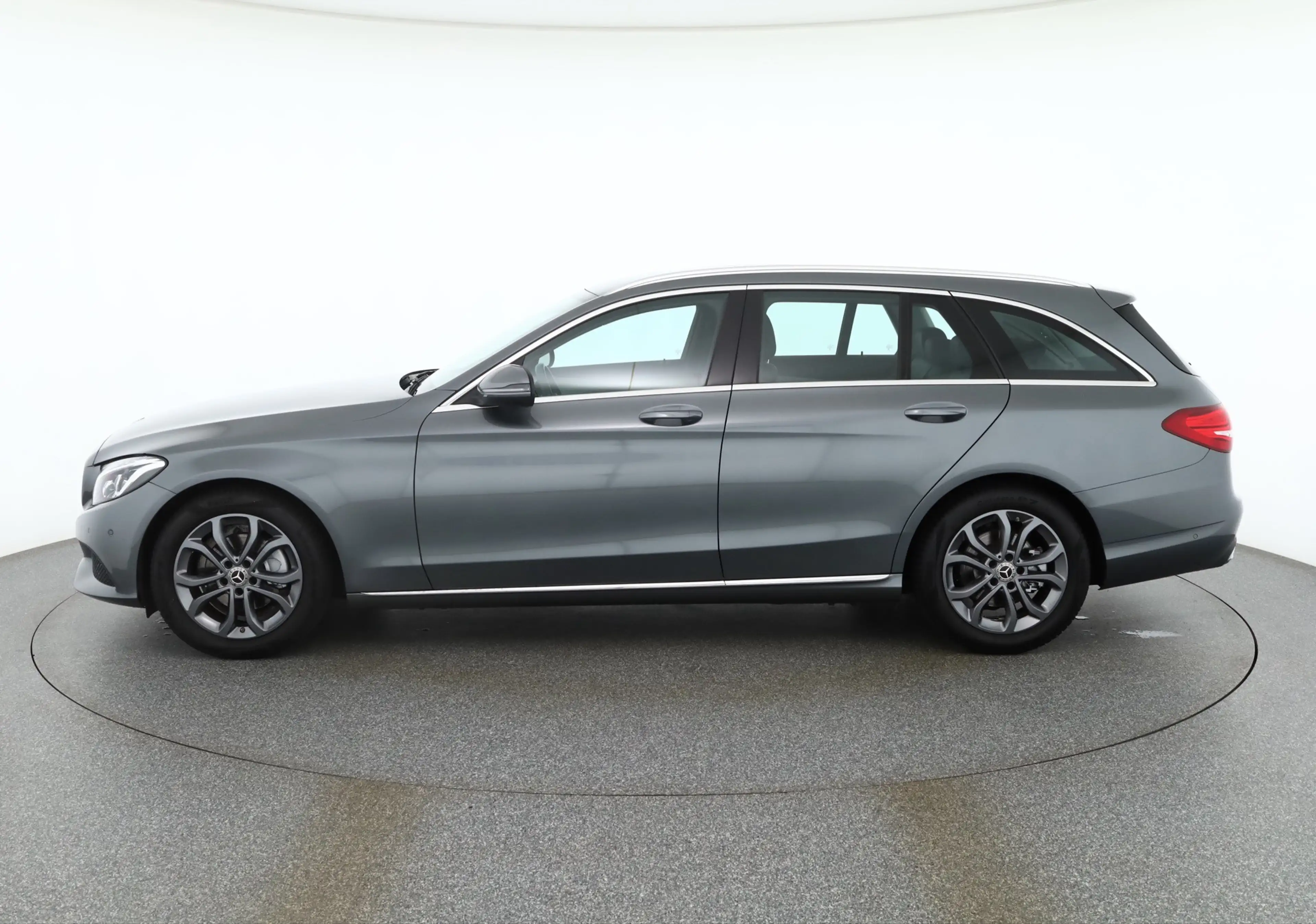 Mercedes-Benz C 180 C180 T Avantgarde LED Navi Sitzheizung Tempomat — photo 2