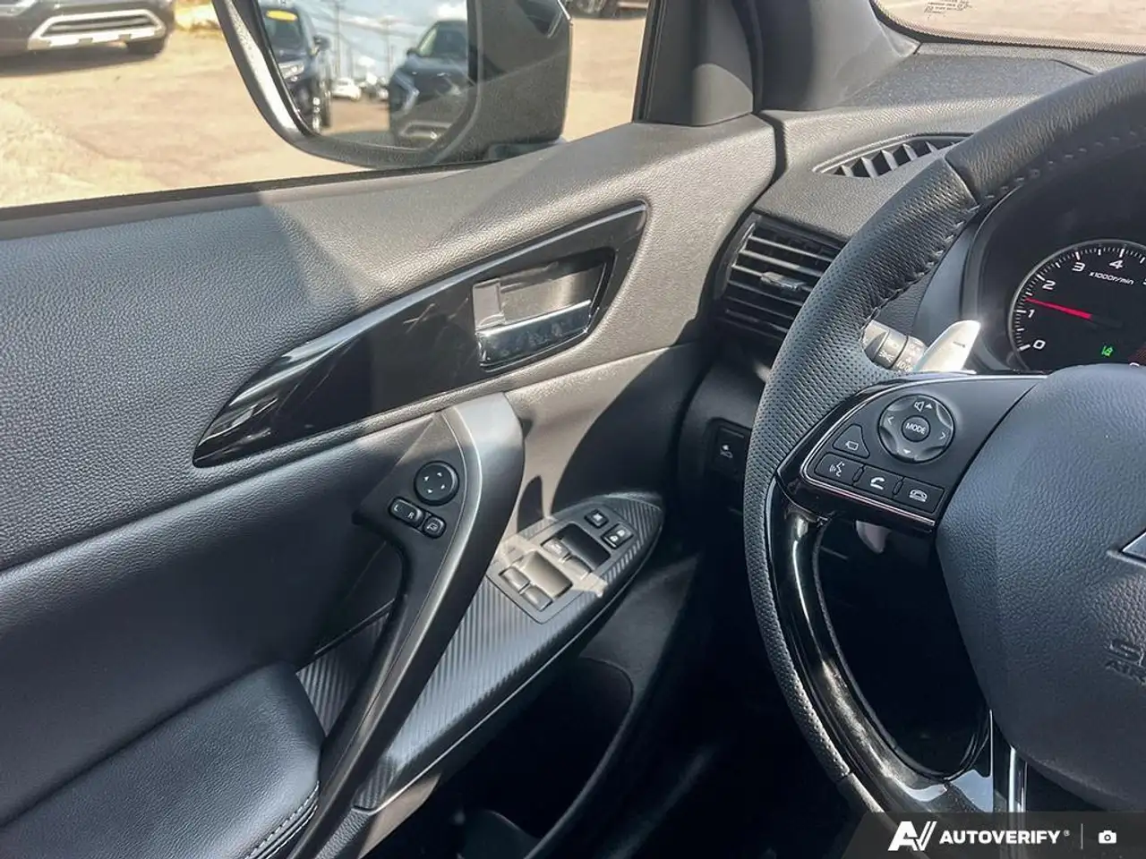 Mitsubishi Eclipse Cross снимка Mitsubishi Eclipse Cross