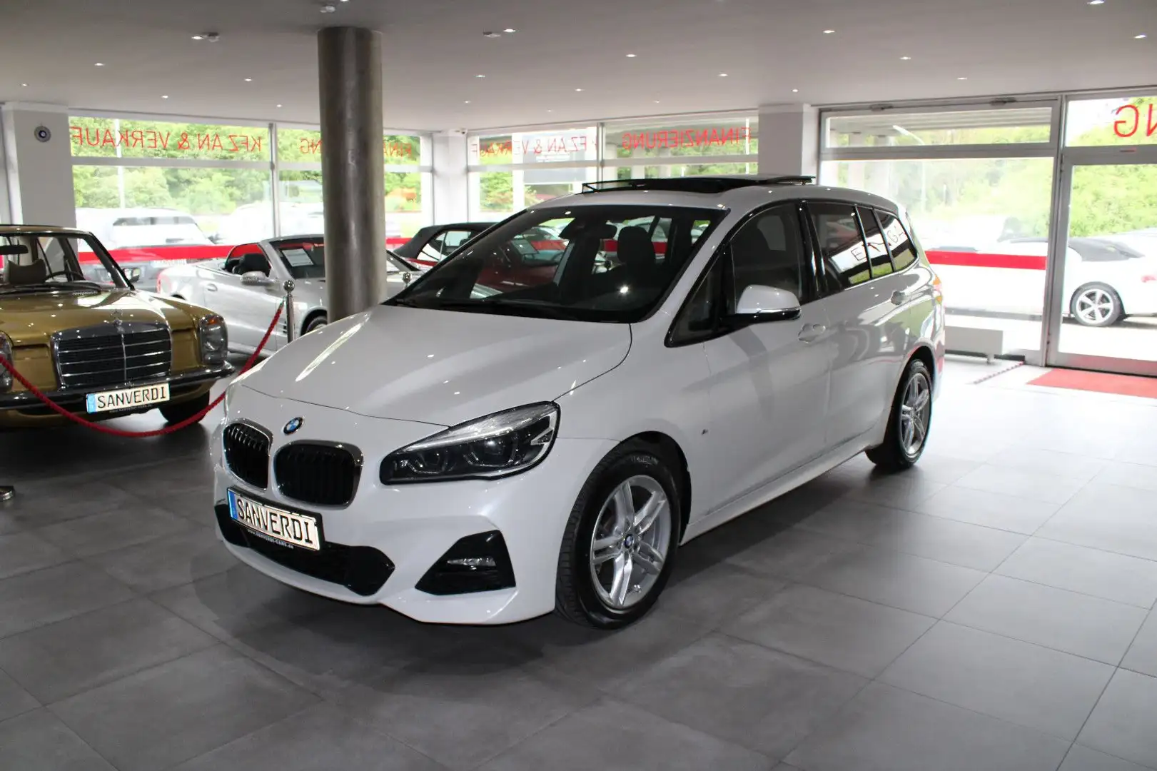 BMW 220 220d  Gran Tourer M-SPORTPAKET NAVI PANORAMA LED Weiß - 1