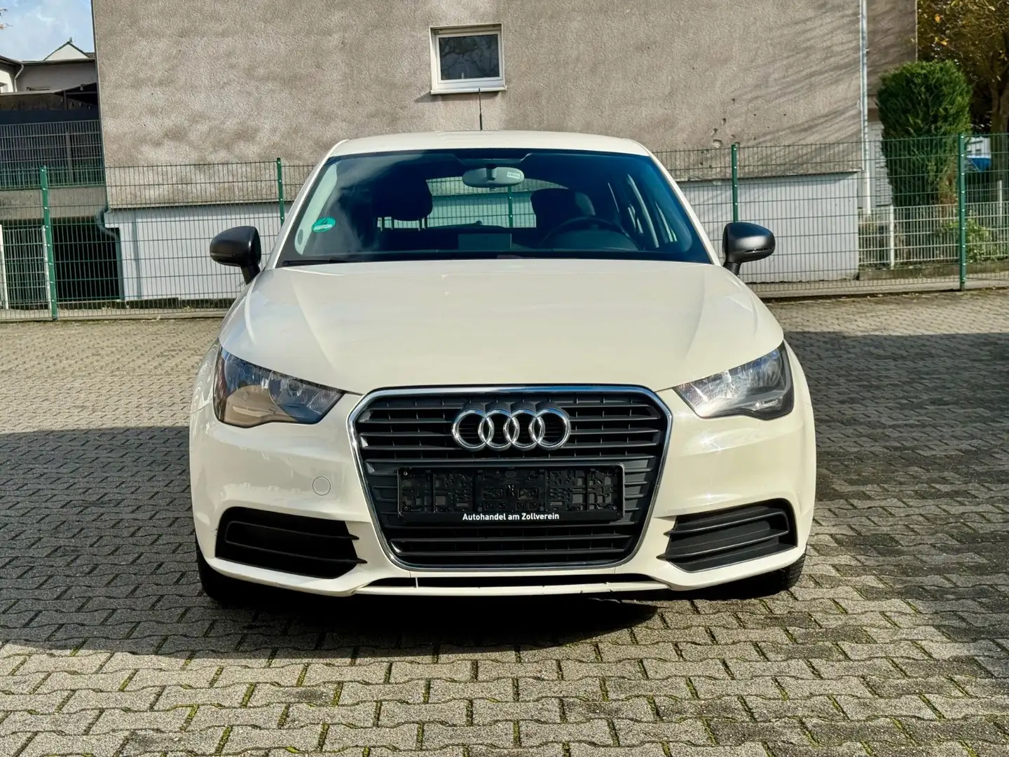 Audi A1 Sportback Getriebespülung&gr. Service TÜV NEU Weiß - 2