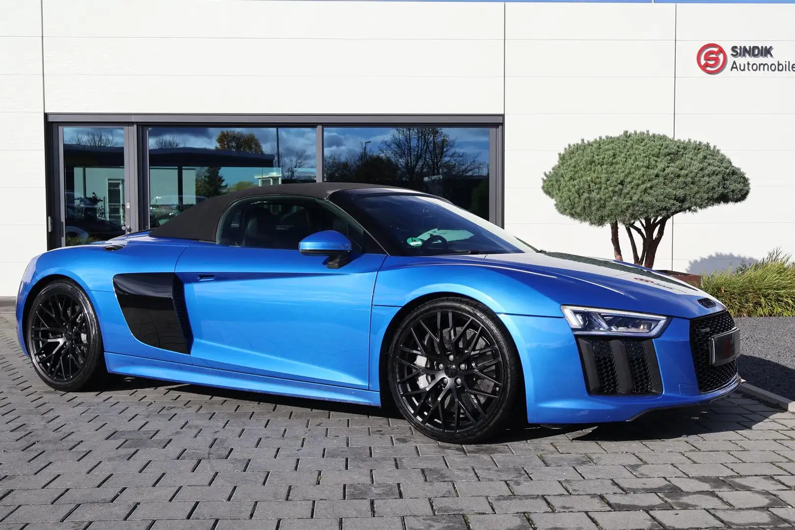 Audi R8 5.2 FSI Spyder quattro EXCLUSIVE-Keramik-B&O Blau - 2