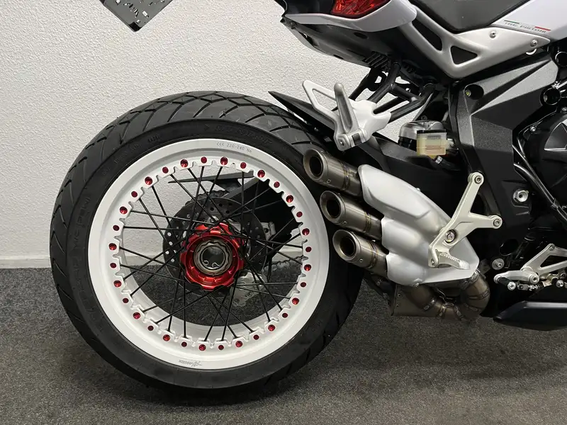 MV Agusta Dragster - foto 5