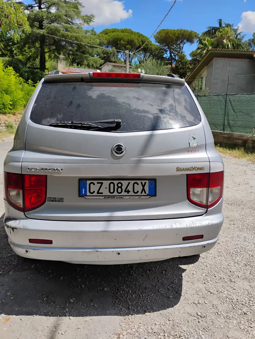 SsangYong Kyron Gris - 1