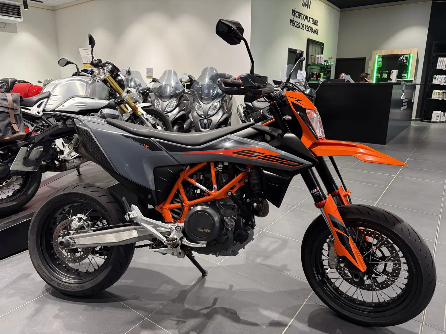 KTM 690 SMC R Orange - 2