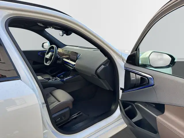 BMW X3 view 9