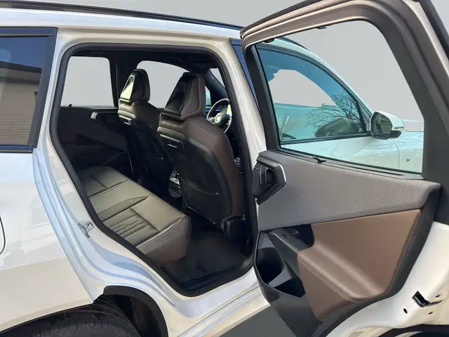 BMW X3 view 11