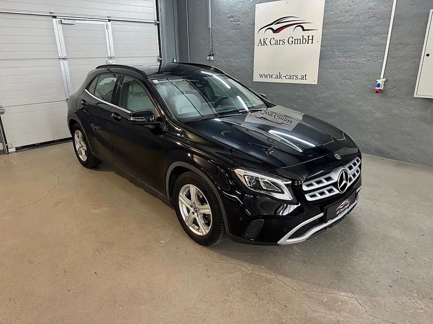 Mercedes-Benz GLA 200 Aut.*1-Besitz*Navi*Kamera*Memory* Schwarz - 2