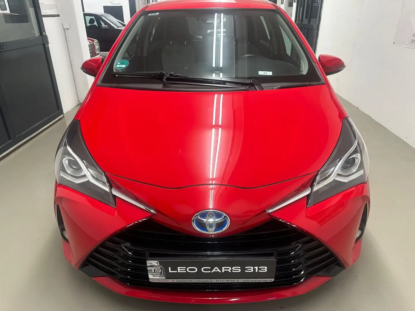 Toyota Yaris Hybrid 1.5 VVT-i Team D Rouge - 2
