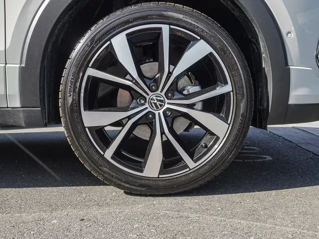 Volkswagen T-Cross view 7