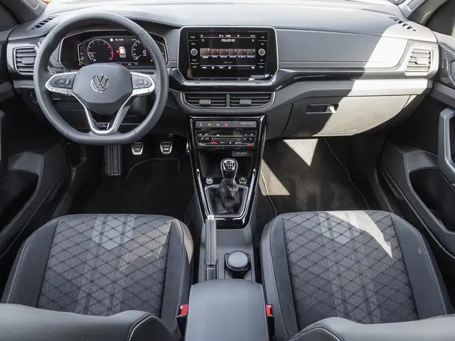 Volkswagen T-Cross view 10