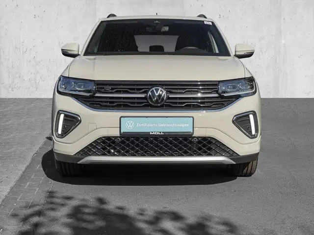 Volkswagen T-Cross view 3