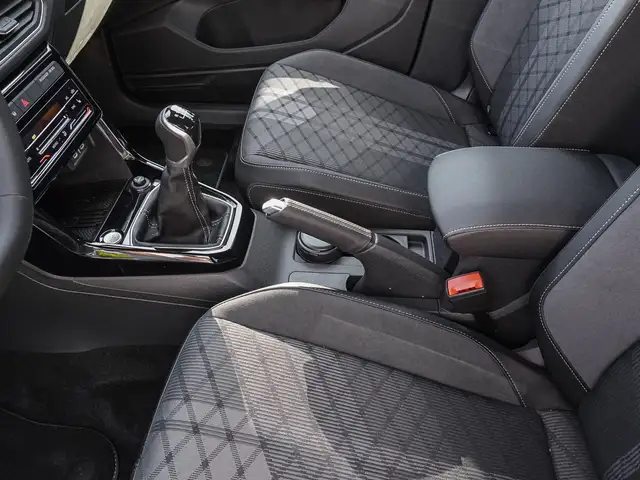 Volkswagen T-Cross view 15