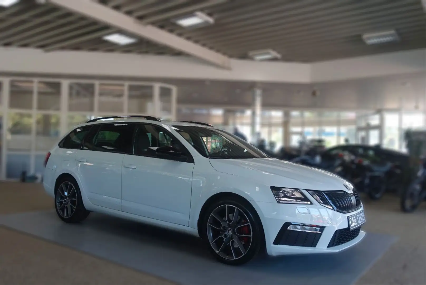 Skoda Octavia Combi RS DSG Facelift; NAV KEYL ACC AHK Weiß - 2