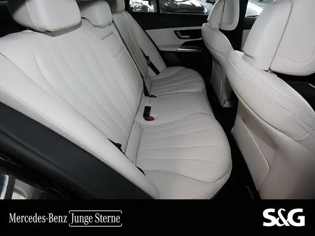 Mercedes-Benz E-Class view 7