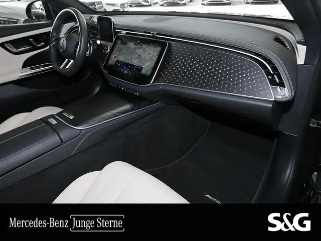 Mercedes-Benz E-Class view 8