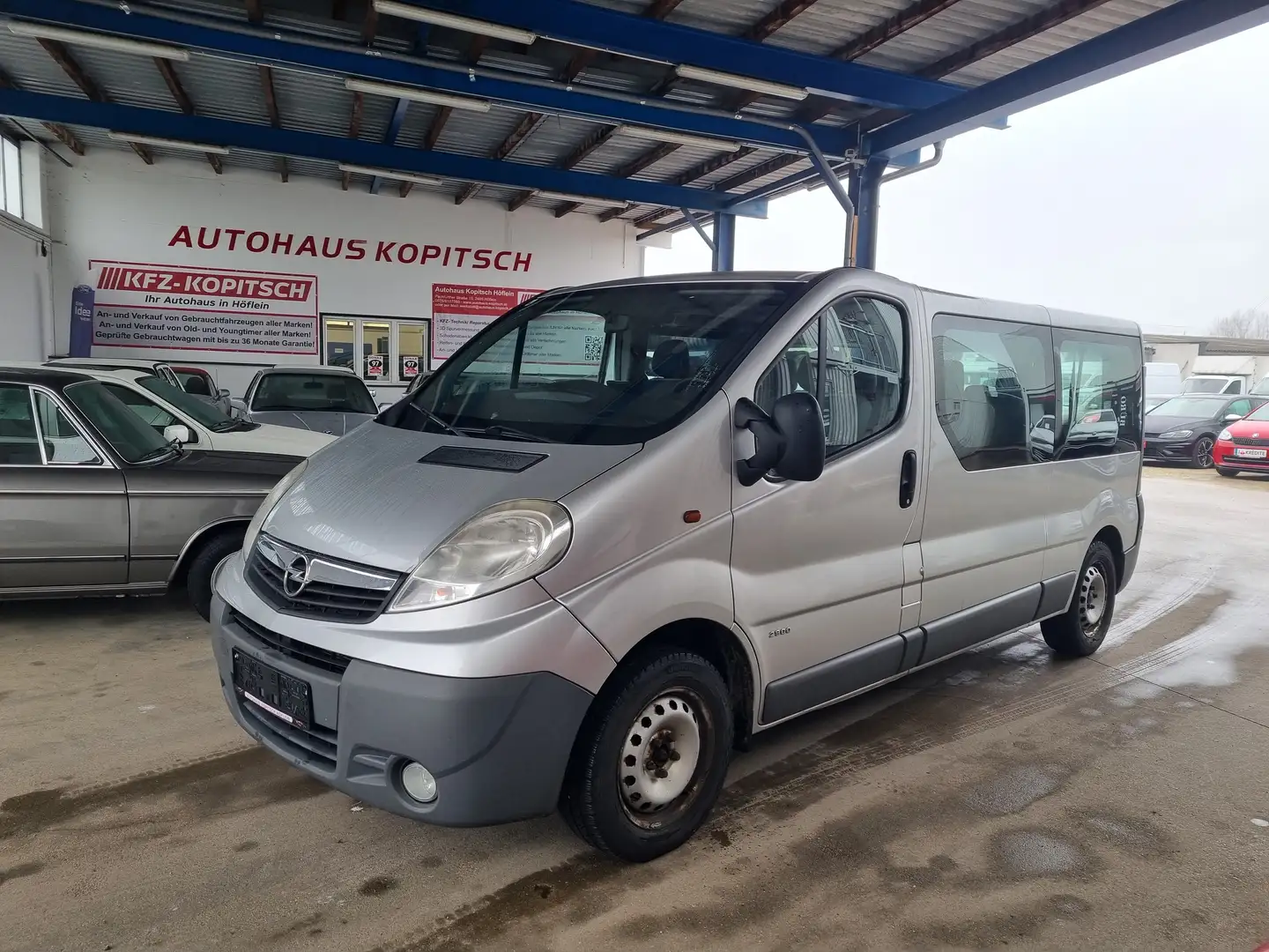 Opel Vivaro Kombi L2H1 2,9t - guter Zustand! Grau - 1