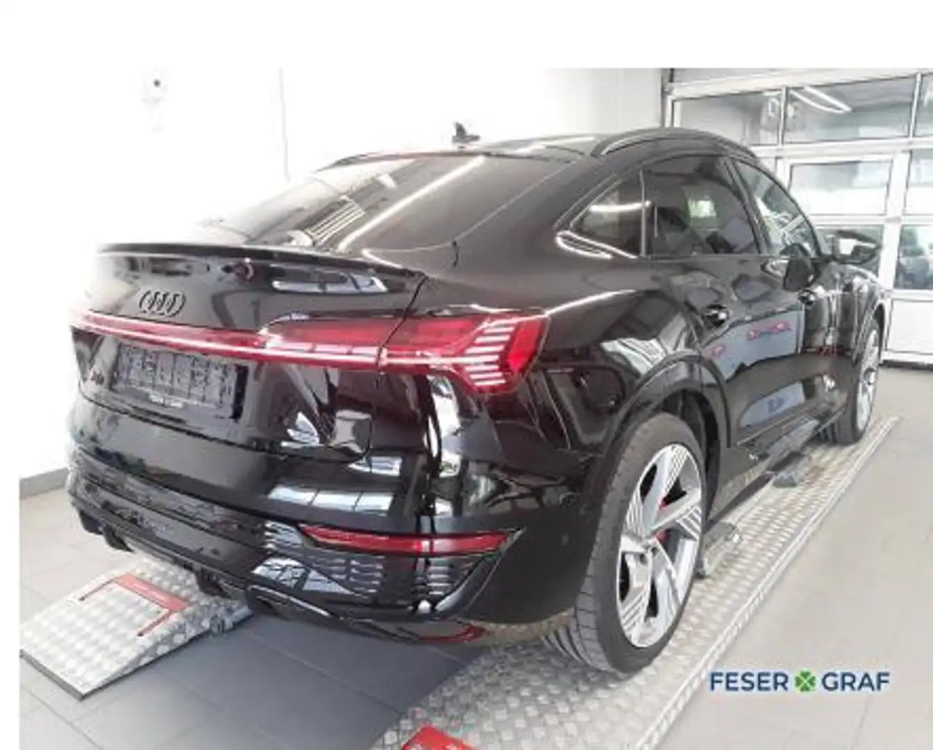 Audi Q8 e-tron Sportback 50 e-tron edition S Line Pano,HUD,B&O,AH Schwarz - 2