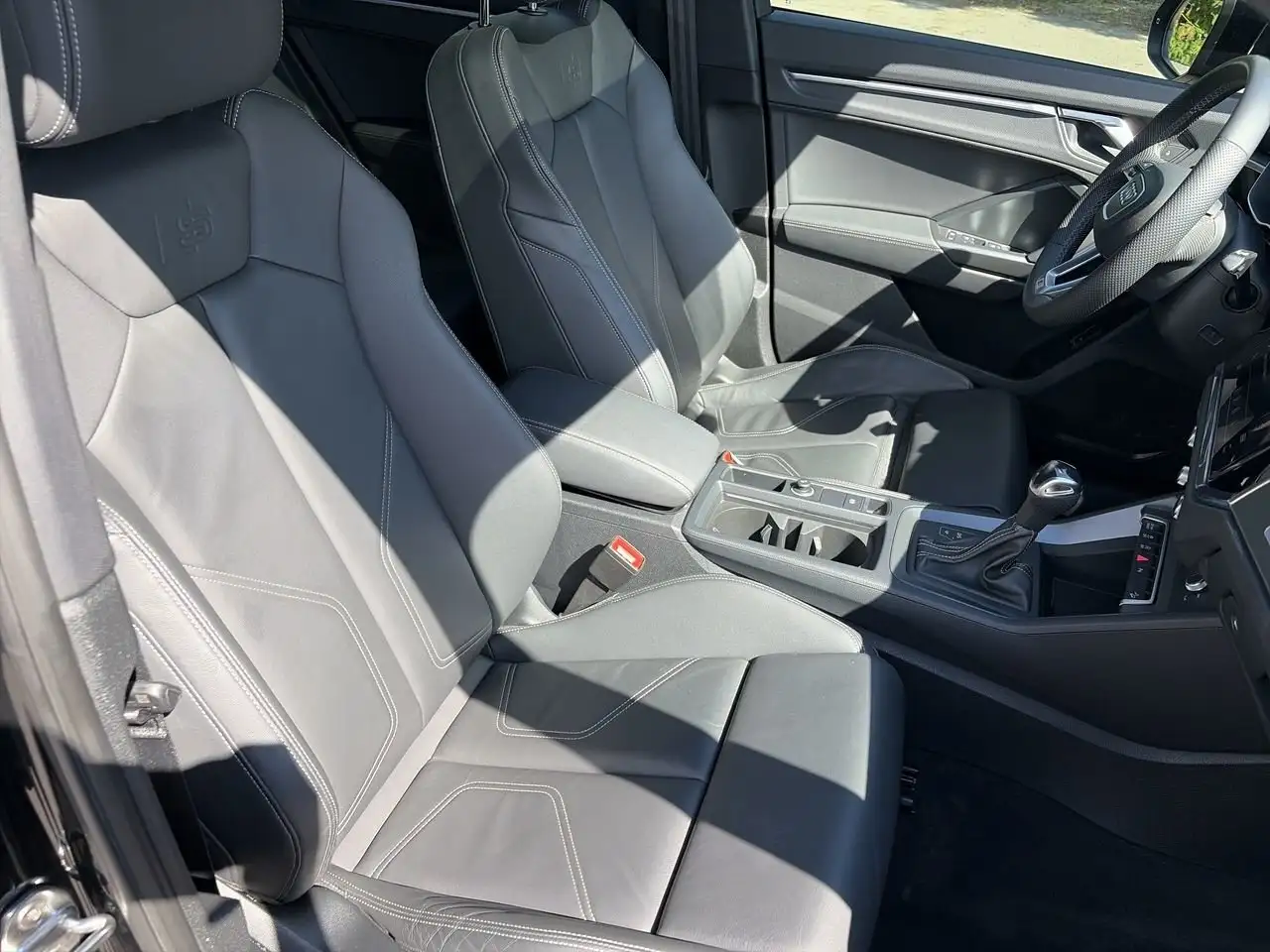 Audi Q3 photo Audi Q3