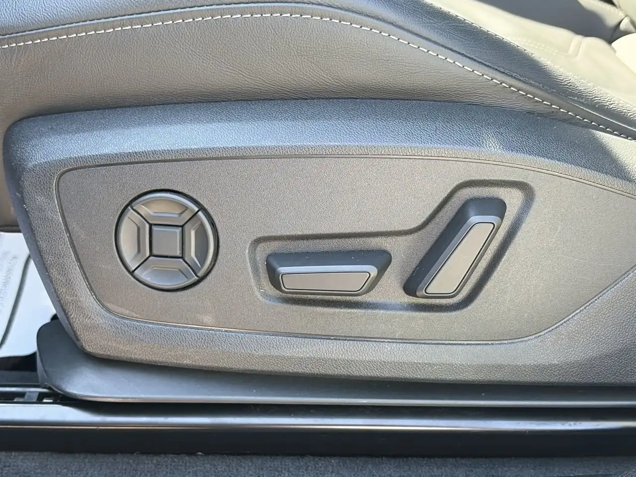 Audi Q3 photo Audi Q3