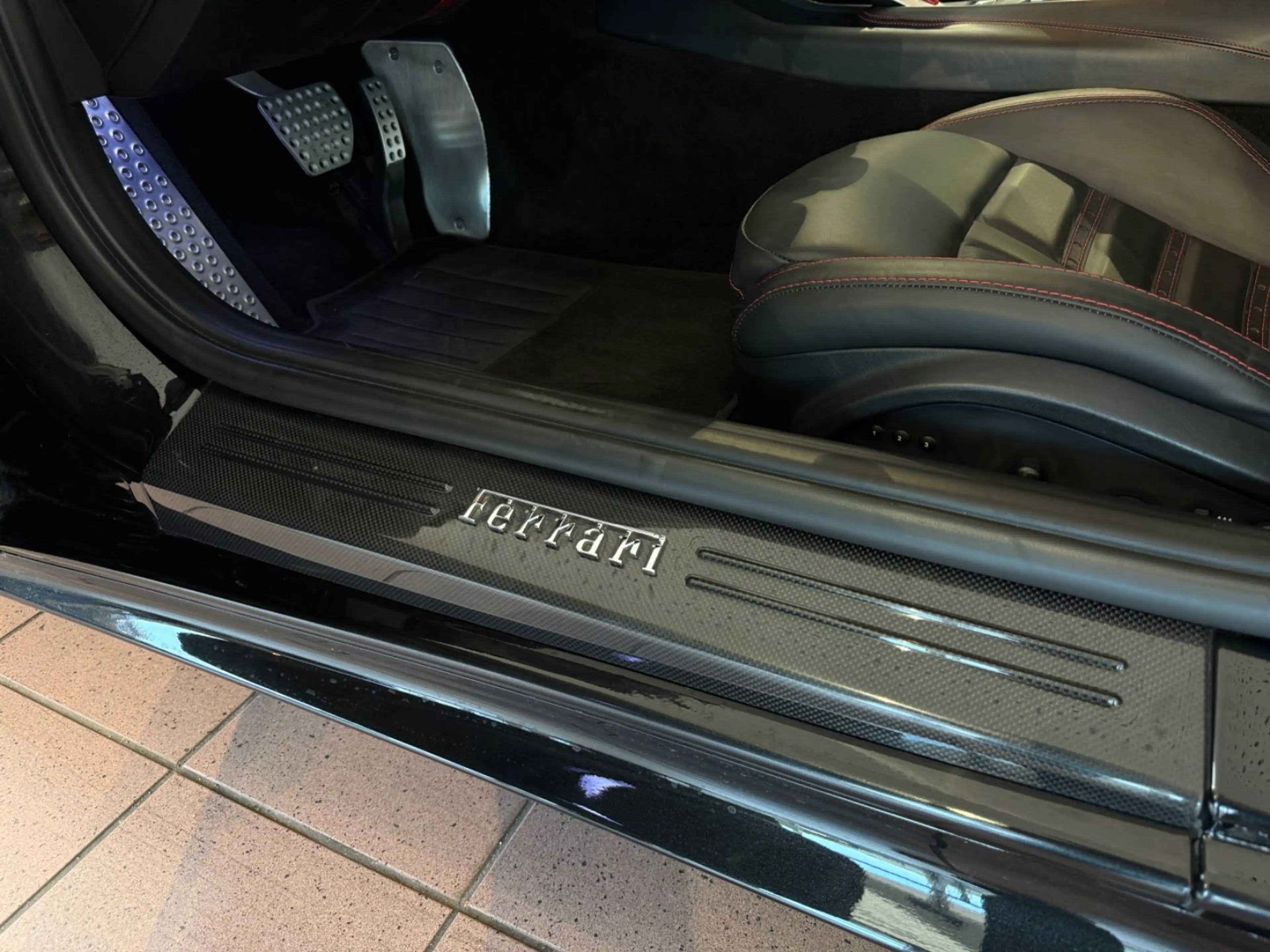 Ferrari F12 Berlinetta — photo 15