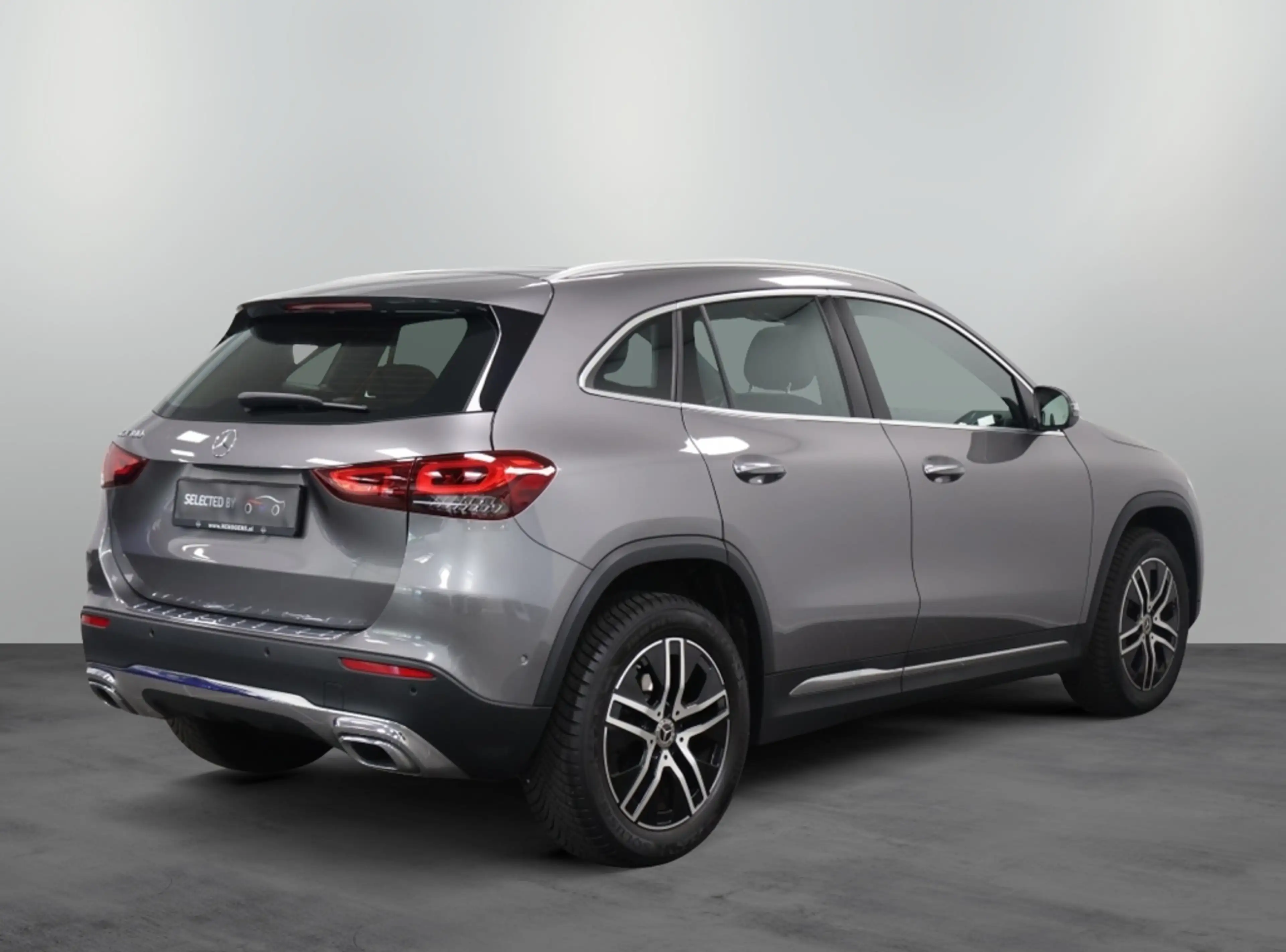 Mercedes-Benz GLA 180 Business Solution Luxury | PANO — photo 3