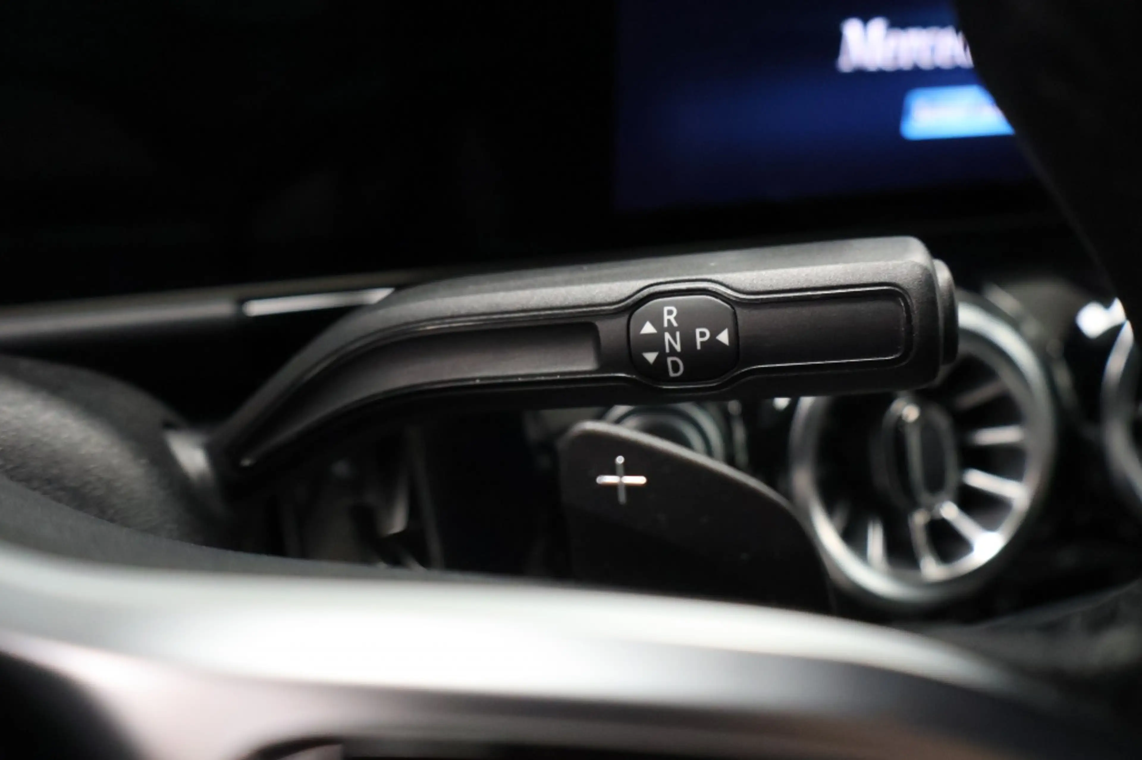 Mercedes-Benz GLA 180 Business Solution Luxury | PANO — photo 14