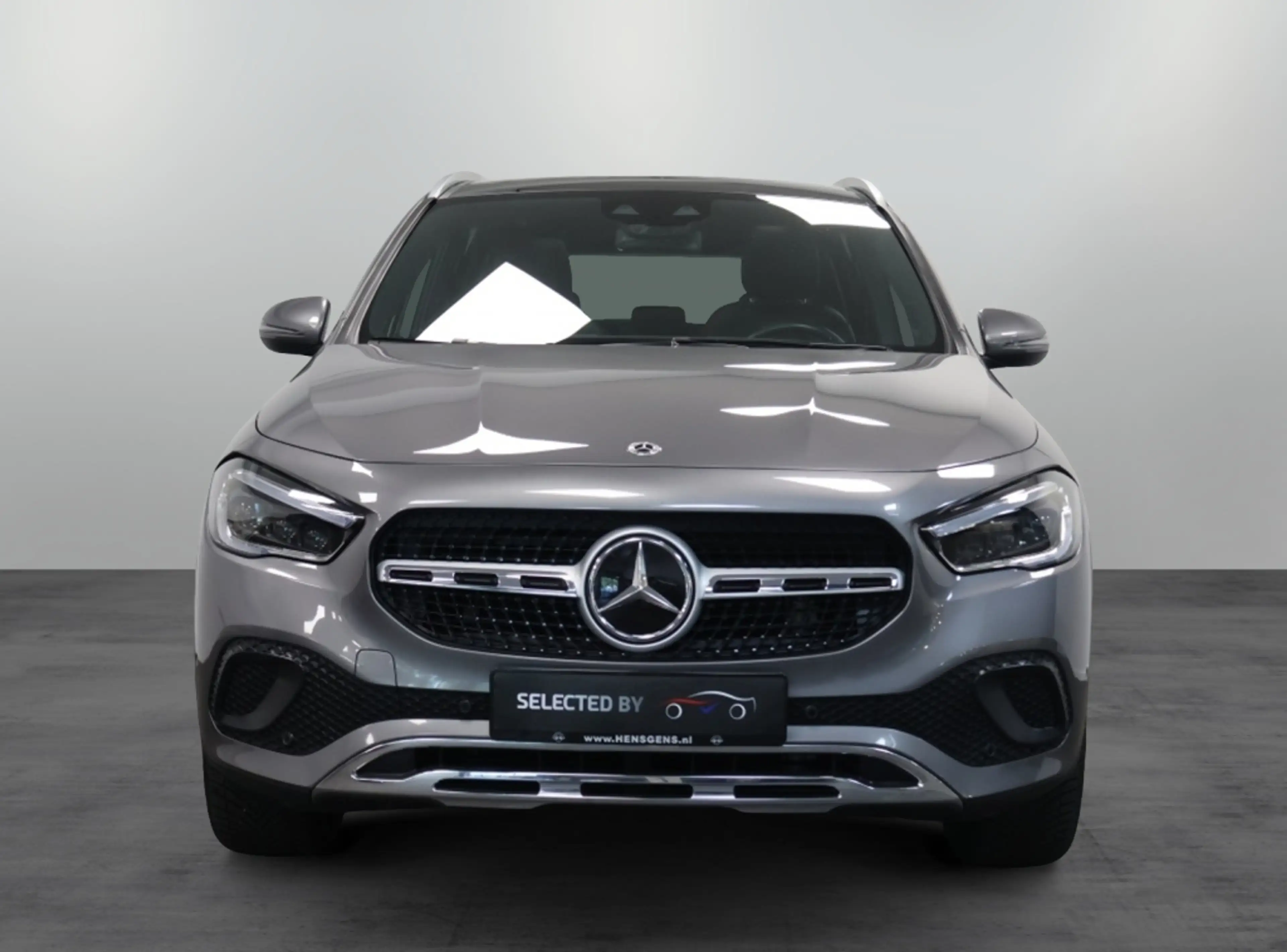Mercedes-Benz GLA 180 Business Solution Luxury | PANO — photo 2