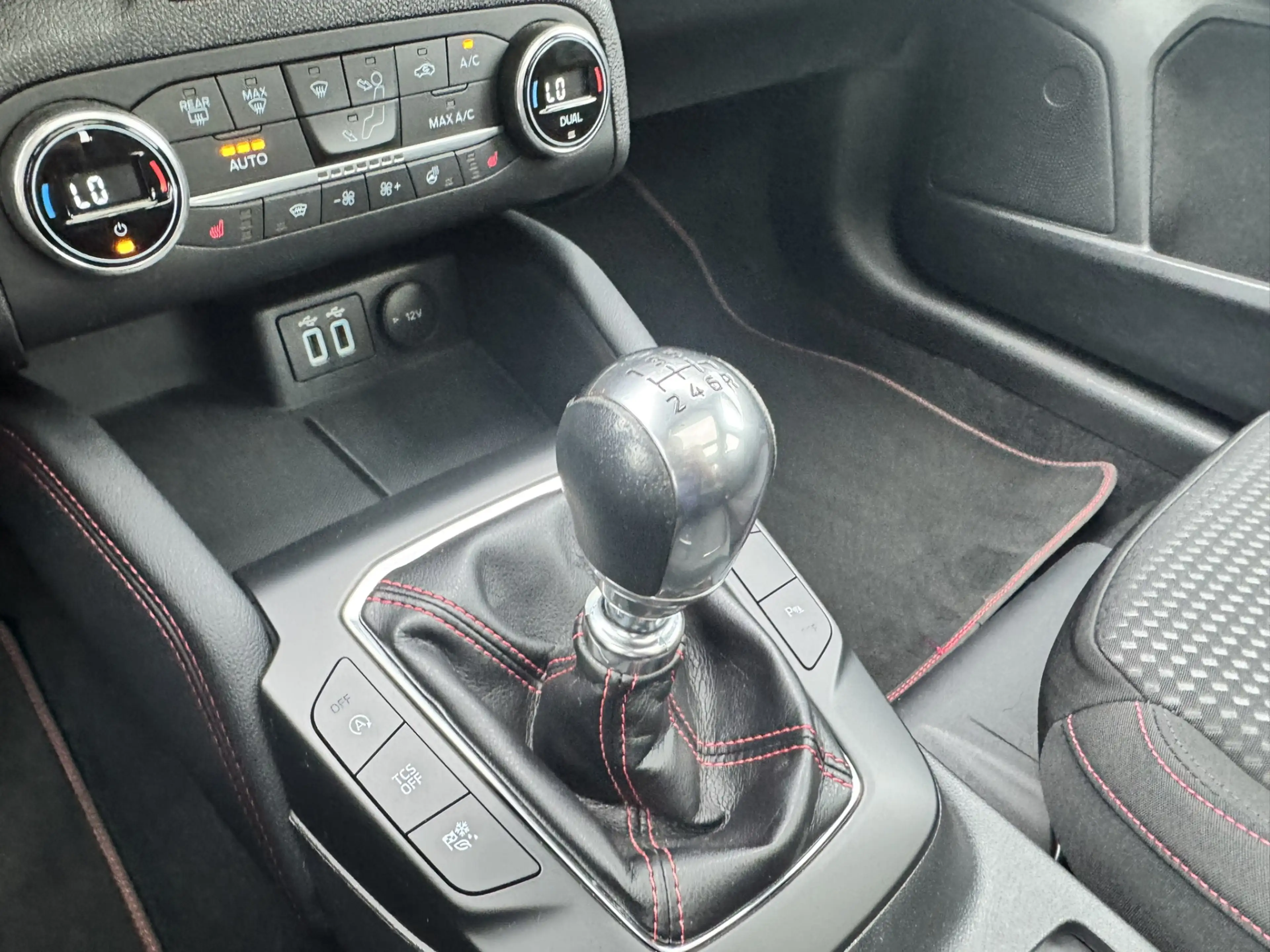 Ford Focus 1.0 EcoBoost Hybrid ST Line X *Panoramadak*B&O*Cam — photo 28