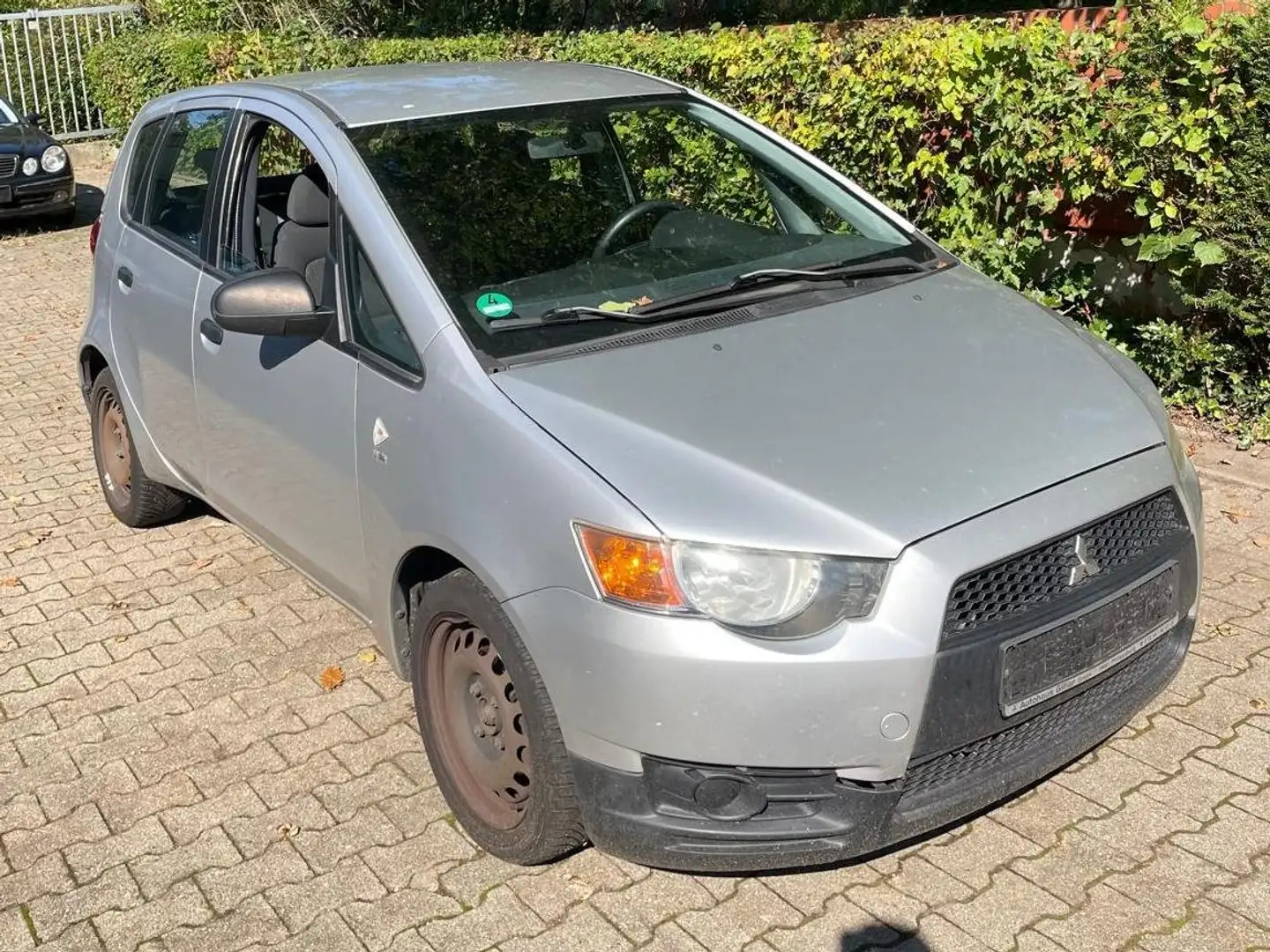 Mitsubishi Colt Inform Gris - 1