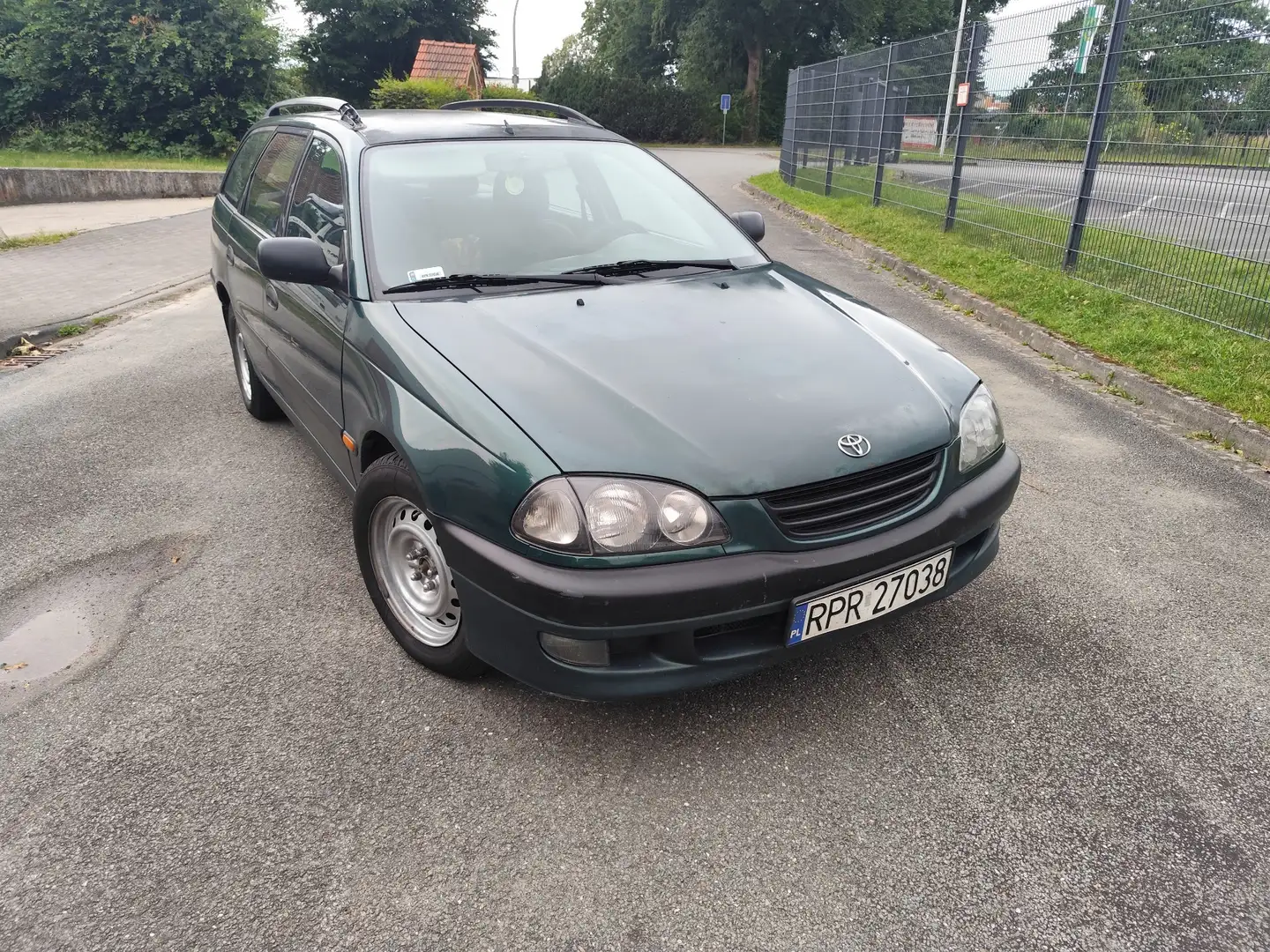 Toyota Avensis 1.6 Combi linea terra AC - 1