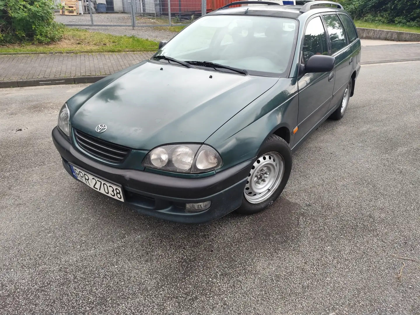 Toyota Avensis 1.6 Combi linea terra AC - 2