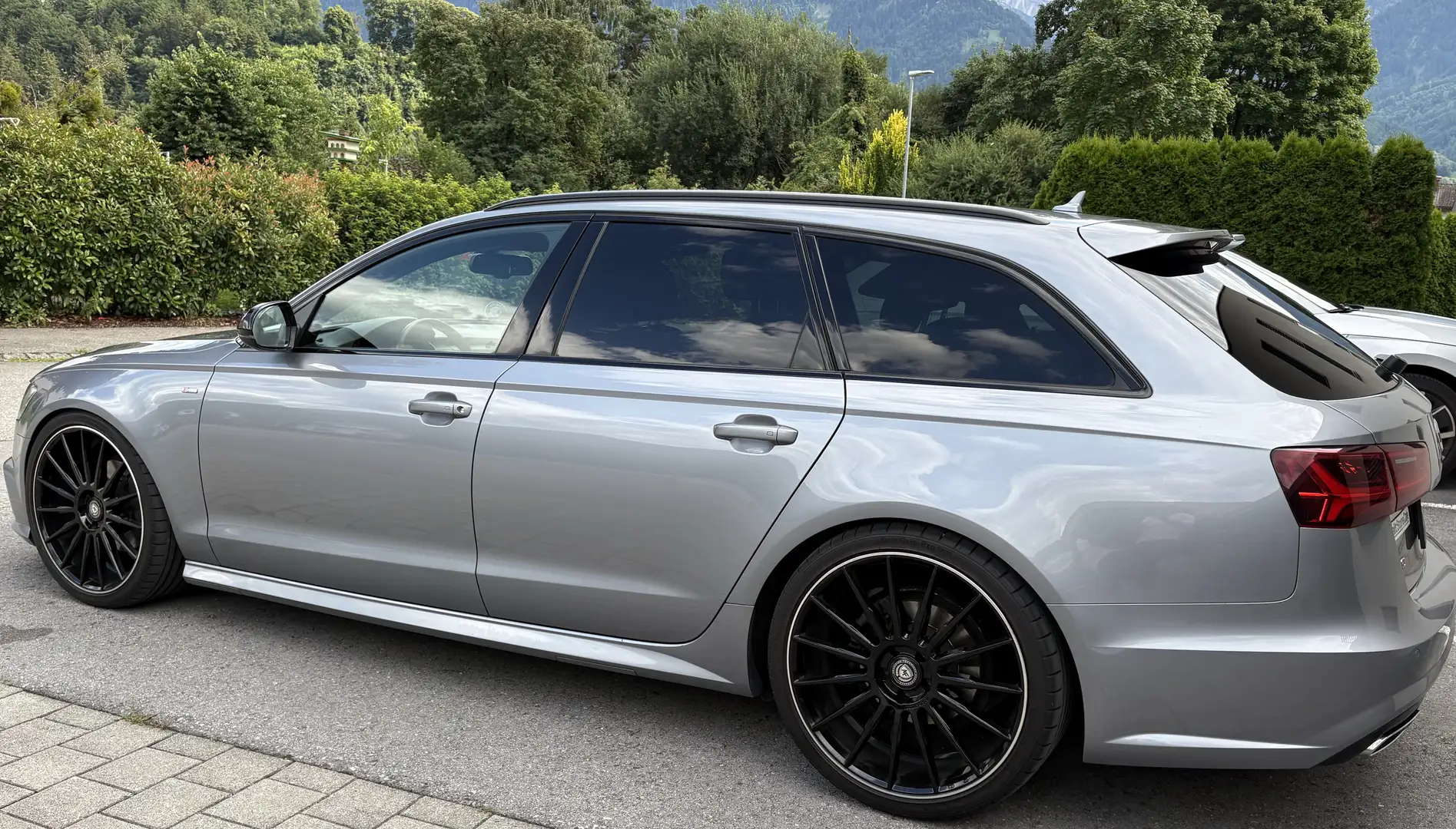 Audi A6 Avant 2,0 TDI ultra S-tronic Grau - 2