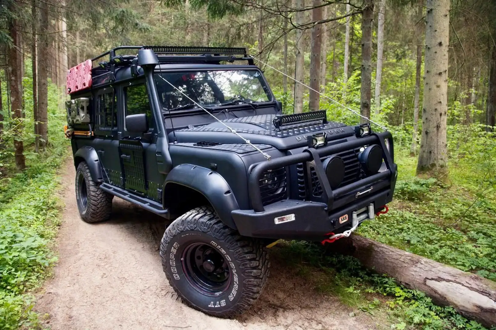 Land Rover Defender DEFENDER 110 DPF Station Wagon Schwarz - 1