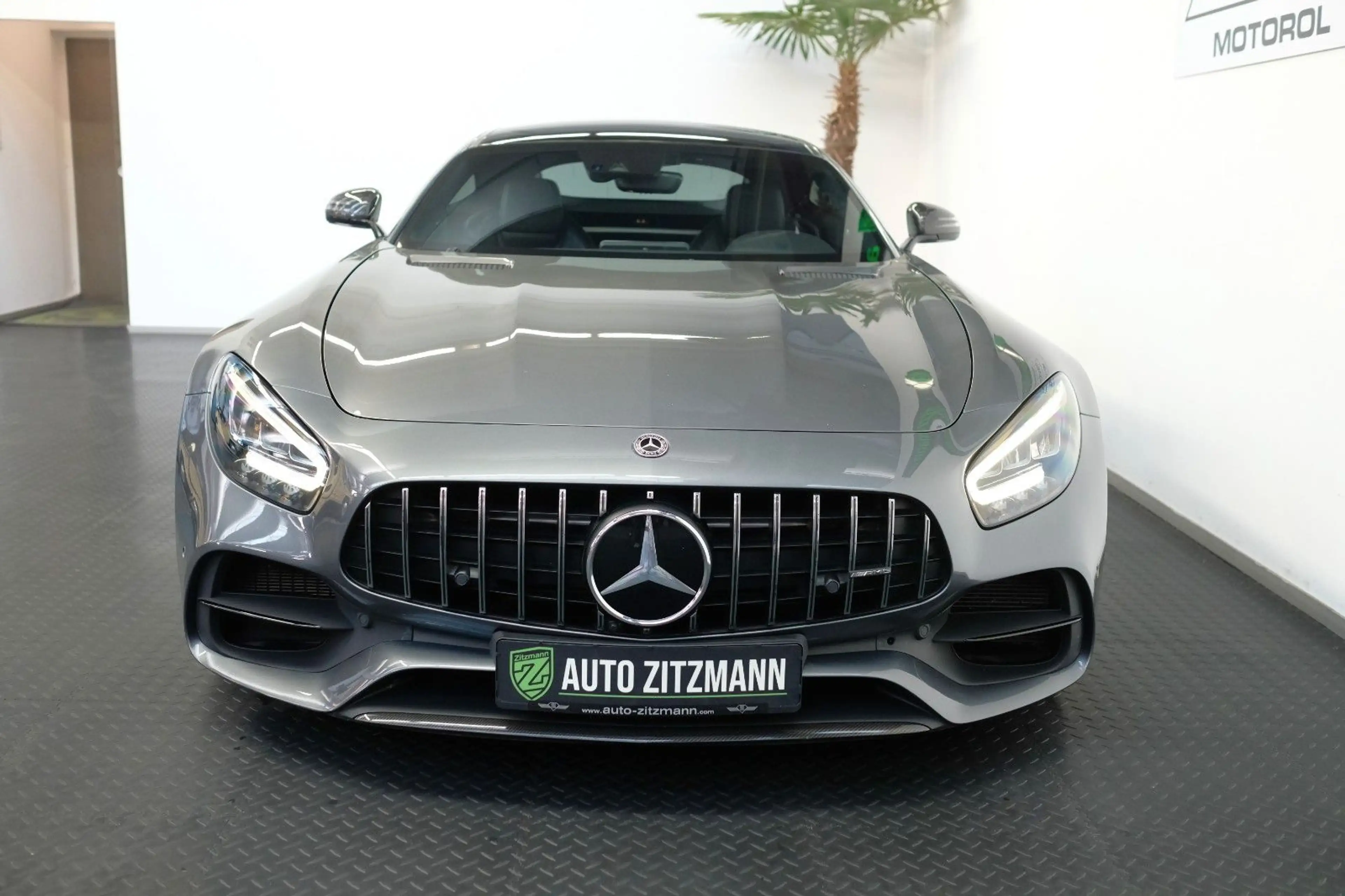 Mercedes-Benz AMG GT Coupe/CARBON/RIDE/PANO/BURMESTER — photo 2