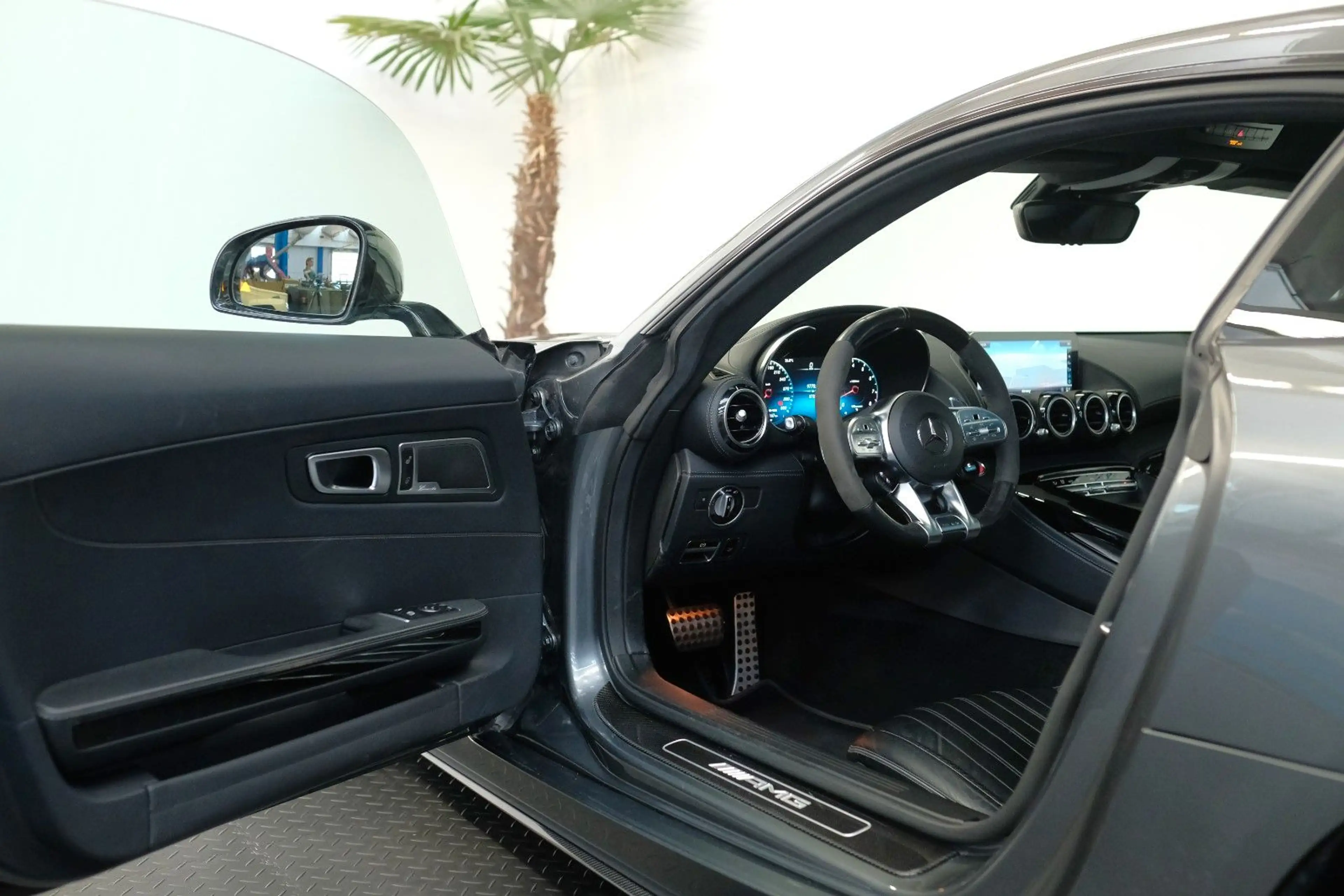 Mercedes-Benz AMG GT Coupe/CARBON/RIDE/PANO/BURMESTER — photo 12