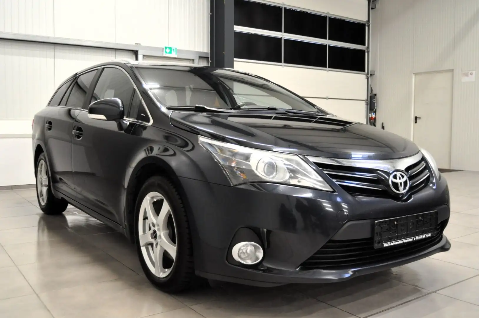 Toyota Avensis Kombi Edition / NAVI / SHZ / KAMERA Szürke - 2