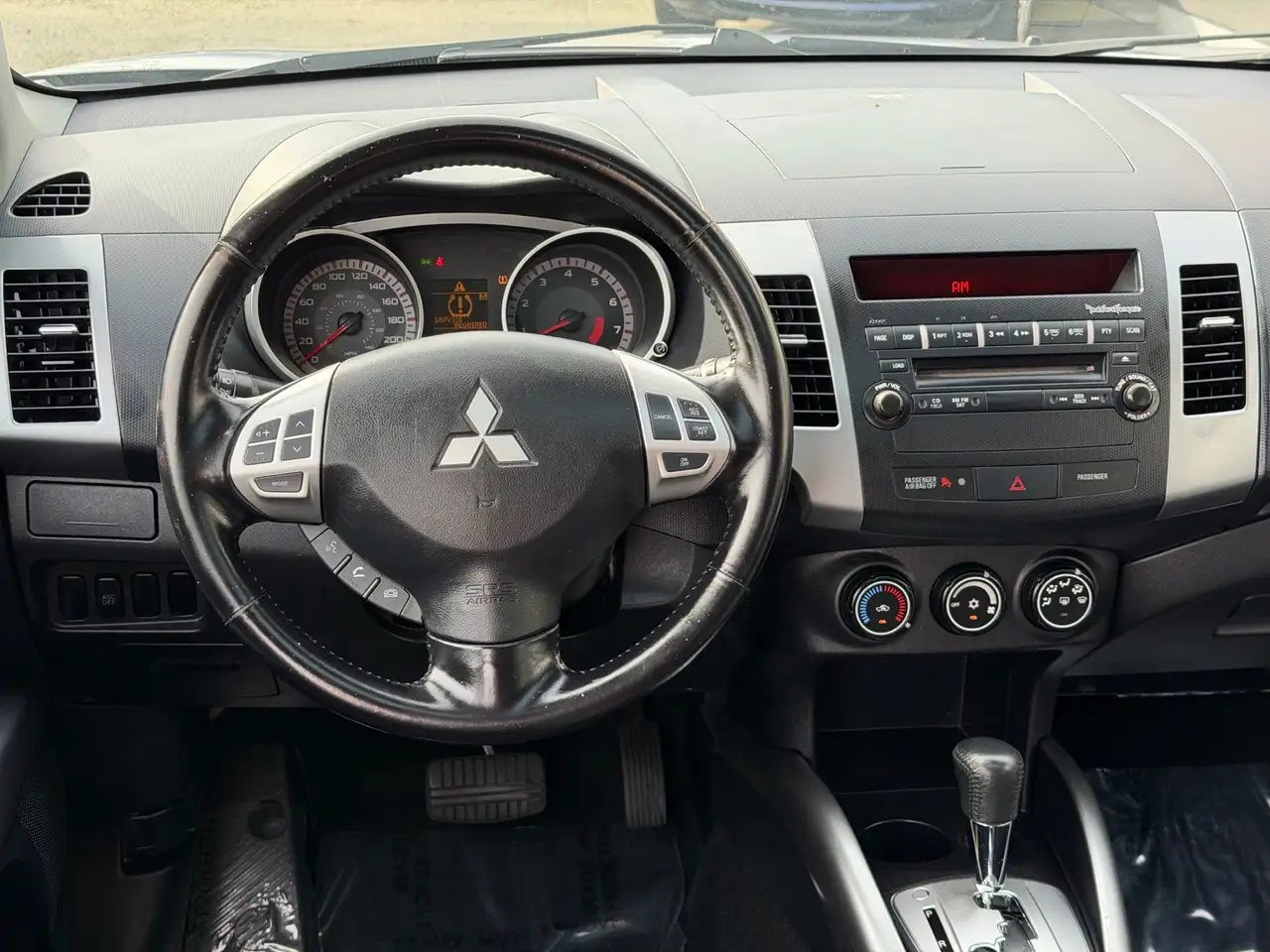 Mitsubishi Outlander снимка Mitsubishi Outlander