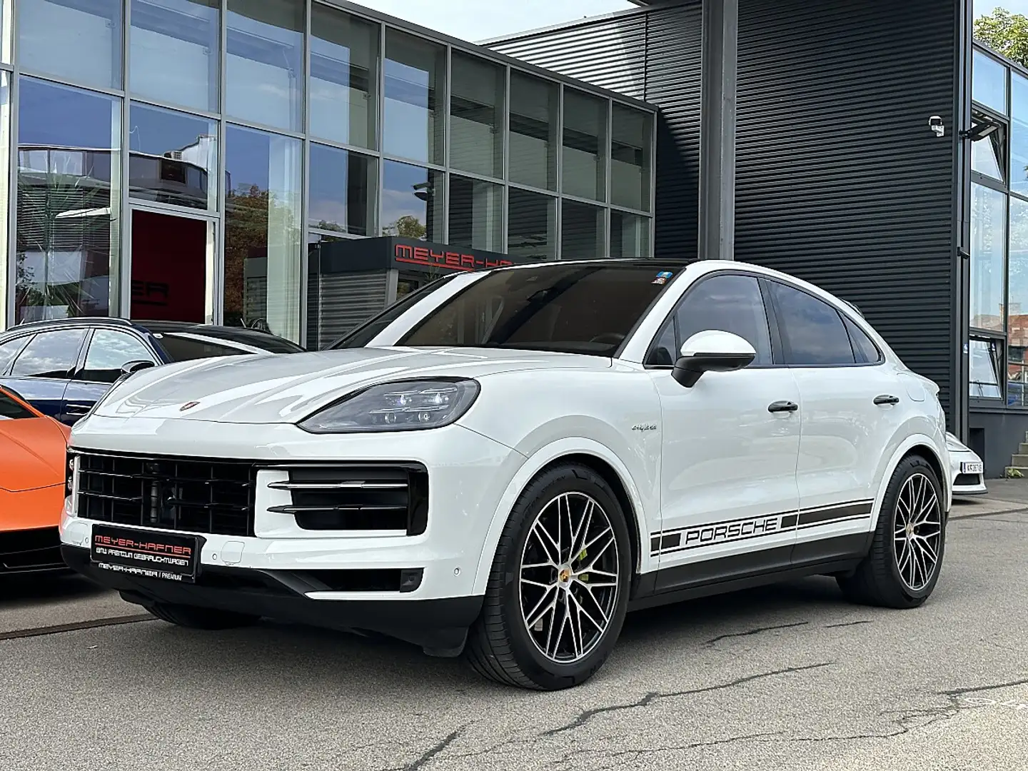 Porsche Cayenne Coupe III E-Hybrid PHEV 21,8 kWh Aut. / AHK / P... Weiß - 2