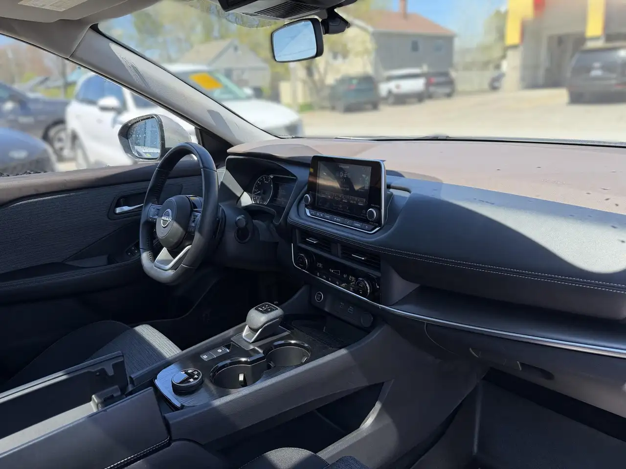 Nissan Rogue снимка Nissan Rogue