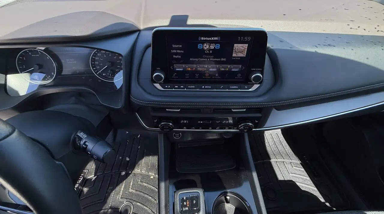 Nissan Rogue снимка Nissan Rogue