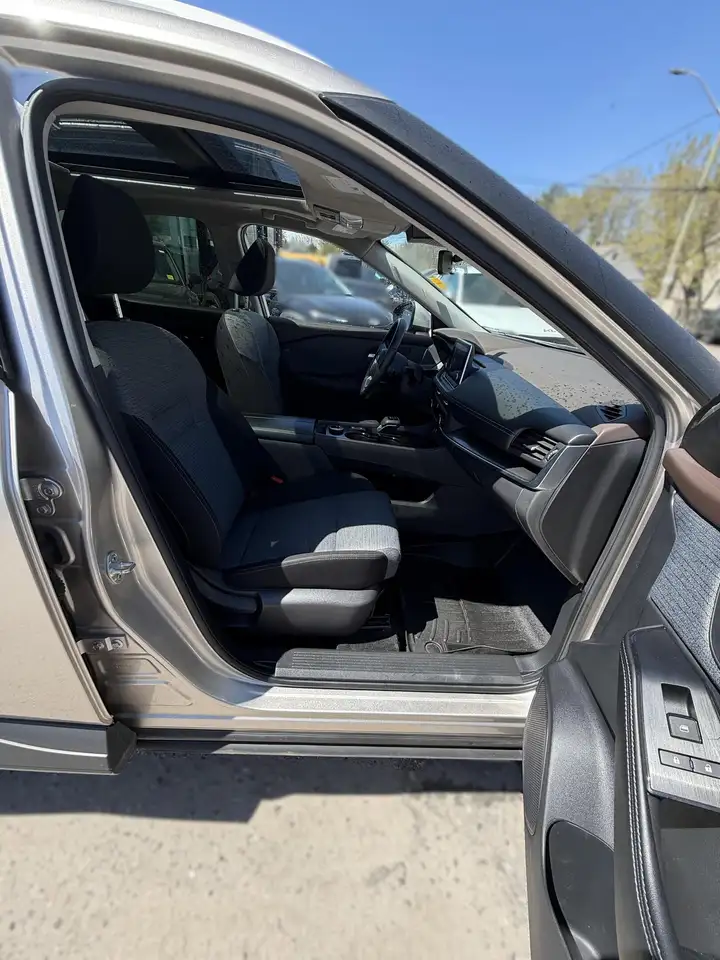 Nissan Rogue снимка Nissan Rogue