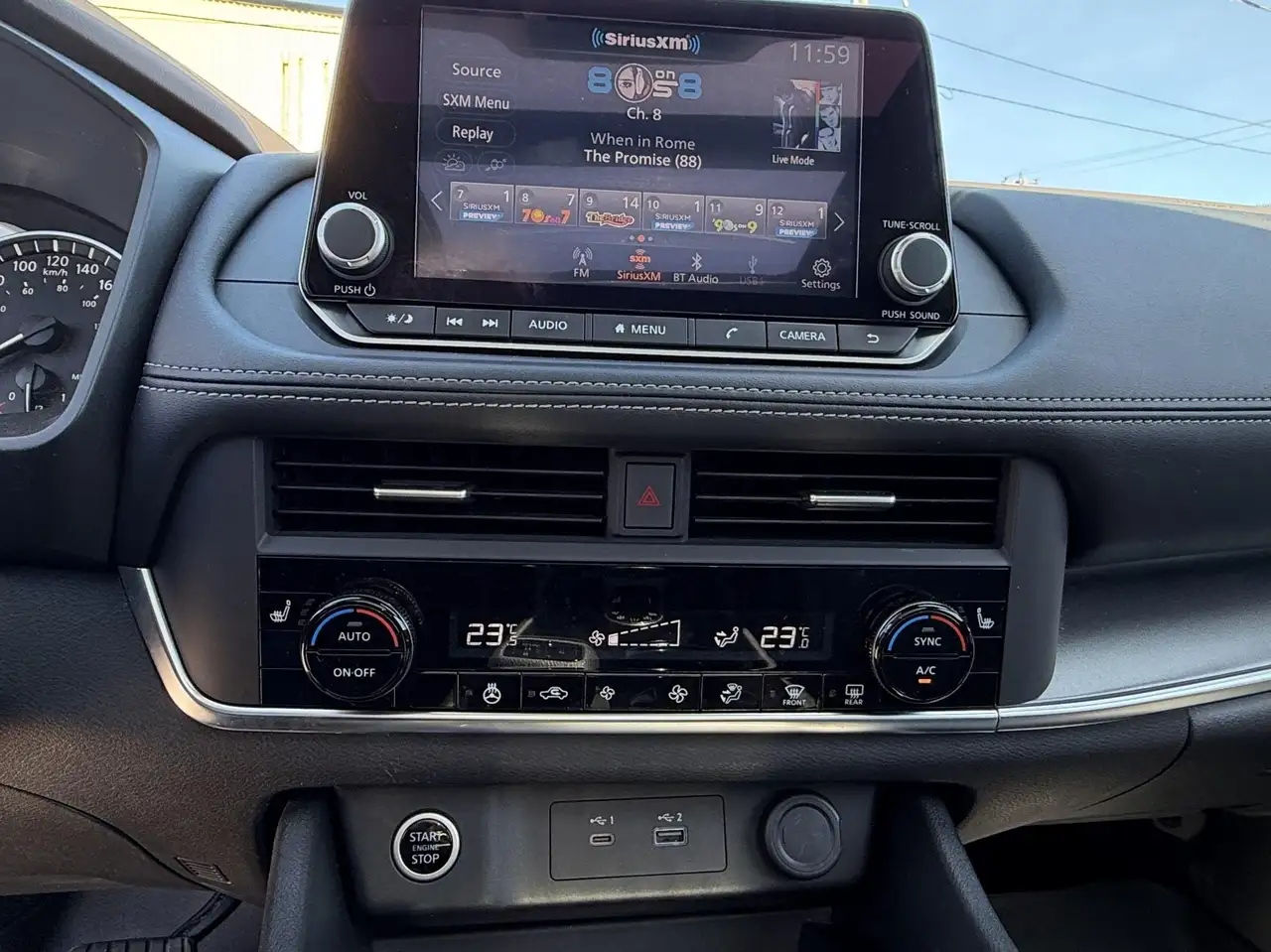 Nissan Rogue снимка Nissan Rogue