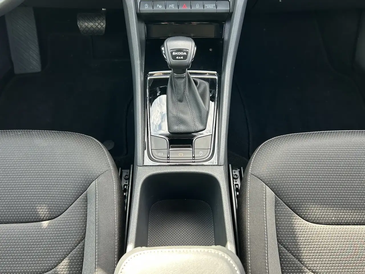 Skoda Kodiaq 2.0 TDI Tour 4x4/AHK/360°CAM/ACC/VIRTUAL/ 9