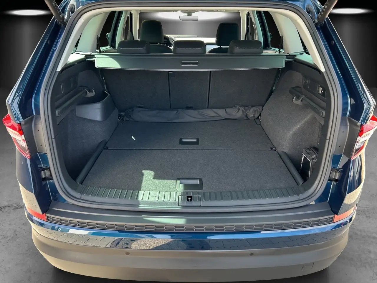 Skoda Kodiaq 2.0 TDI Tour 4x4/AHK/360°CAM/ACC/VIRTUAL/ 15