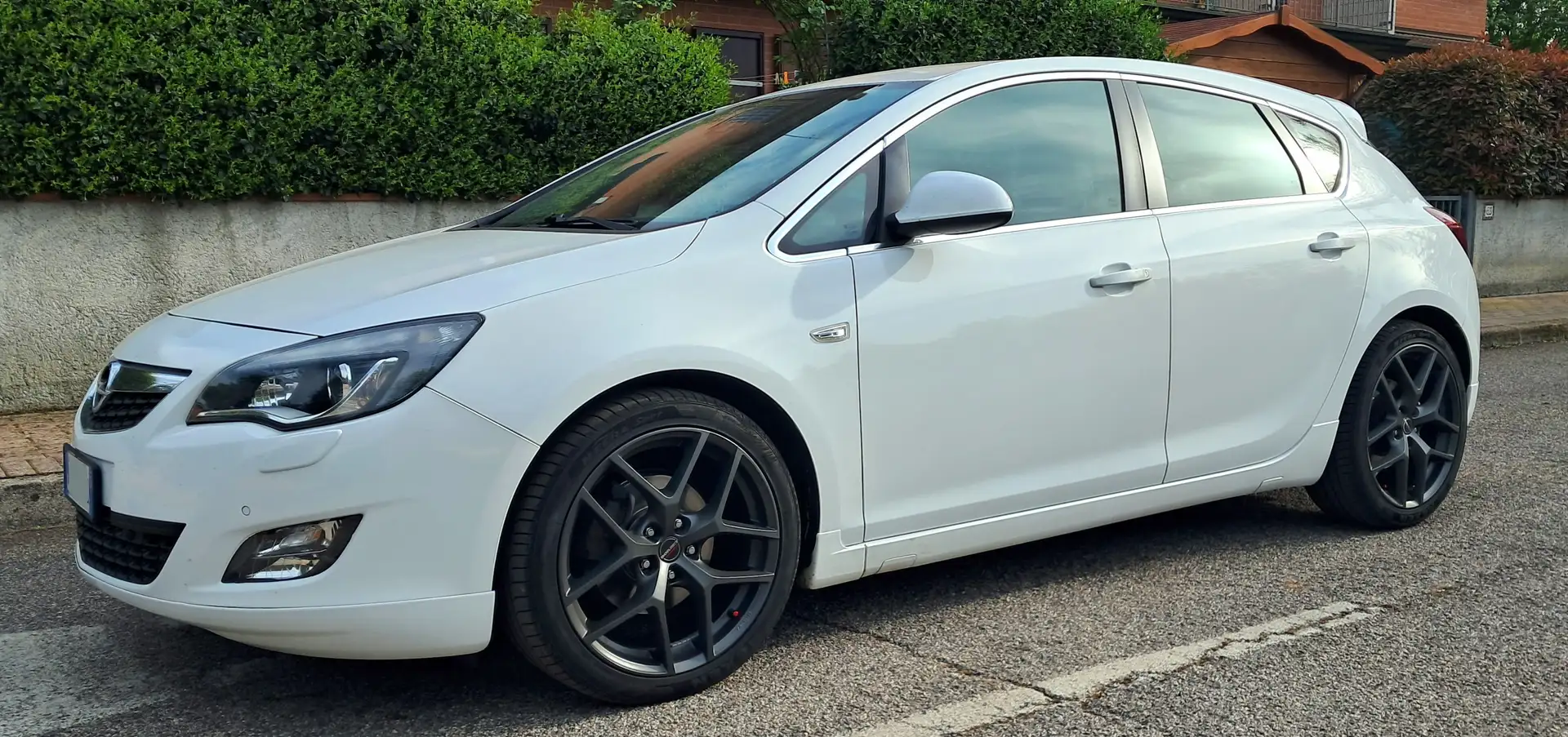 Opel Astra Astra 5p 2.0 cdti Cosmo S 165cv CAMBIO AUTOMATICO Bianco - 2