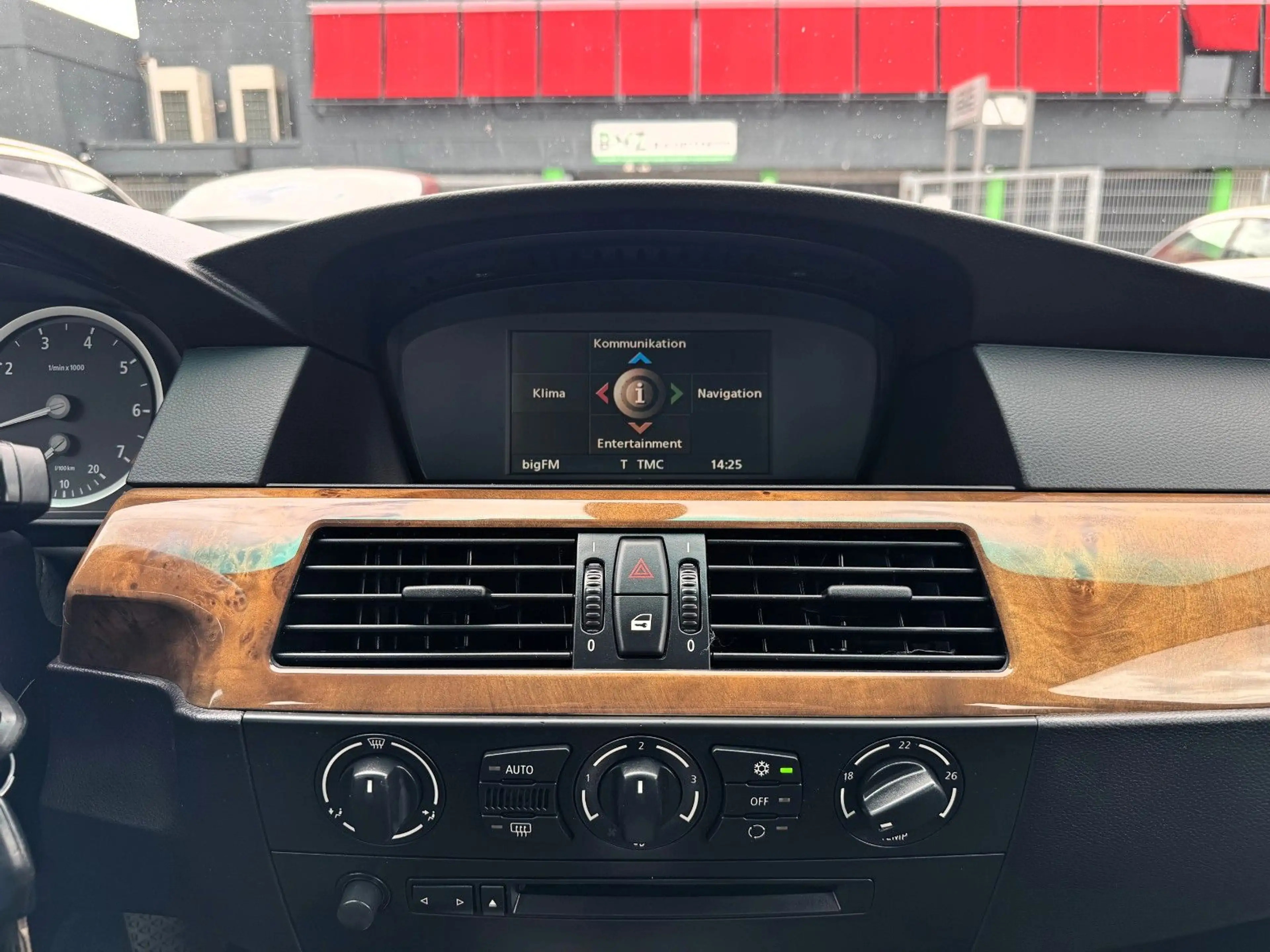 BMW 520 i Limo. Automatik *2.Hand/Navi/Xenon/Tempo.* — photo 15