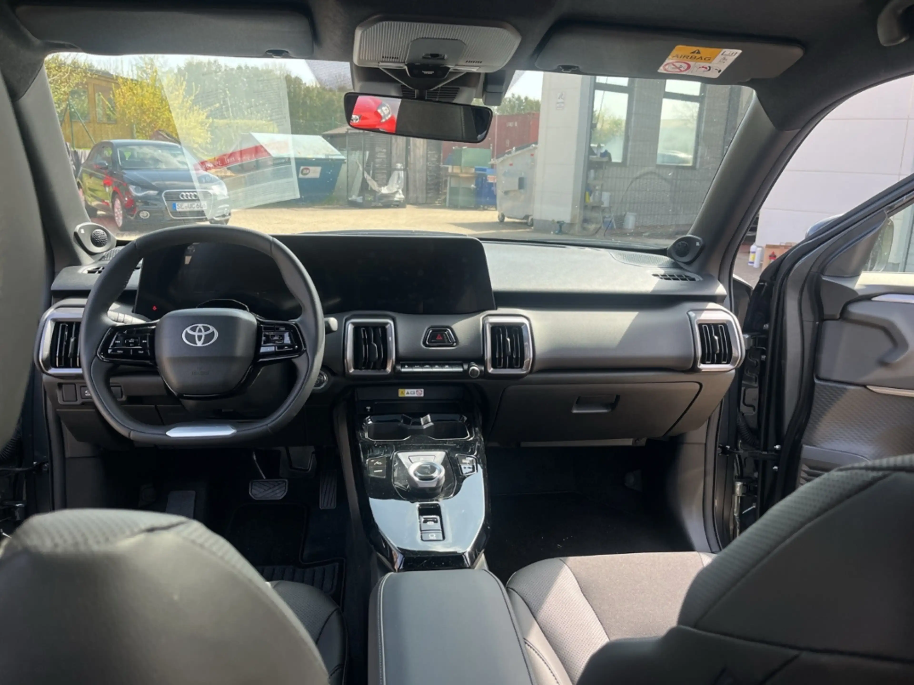 Toyota Urban Cruiser 128 kW FWD Lounge 61 kw/h ACC RFK SHZ LHZ DAB — photo 10