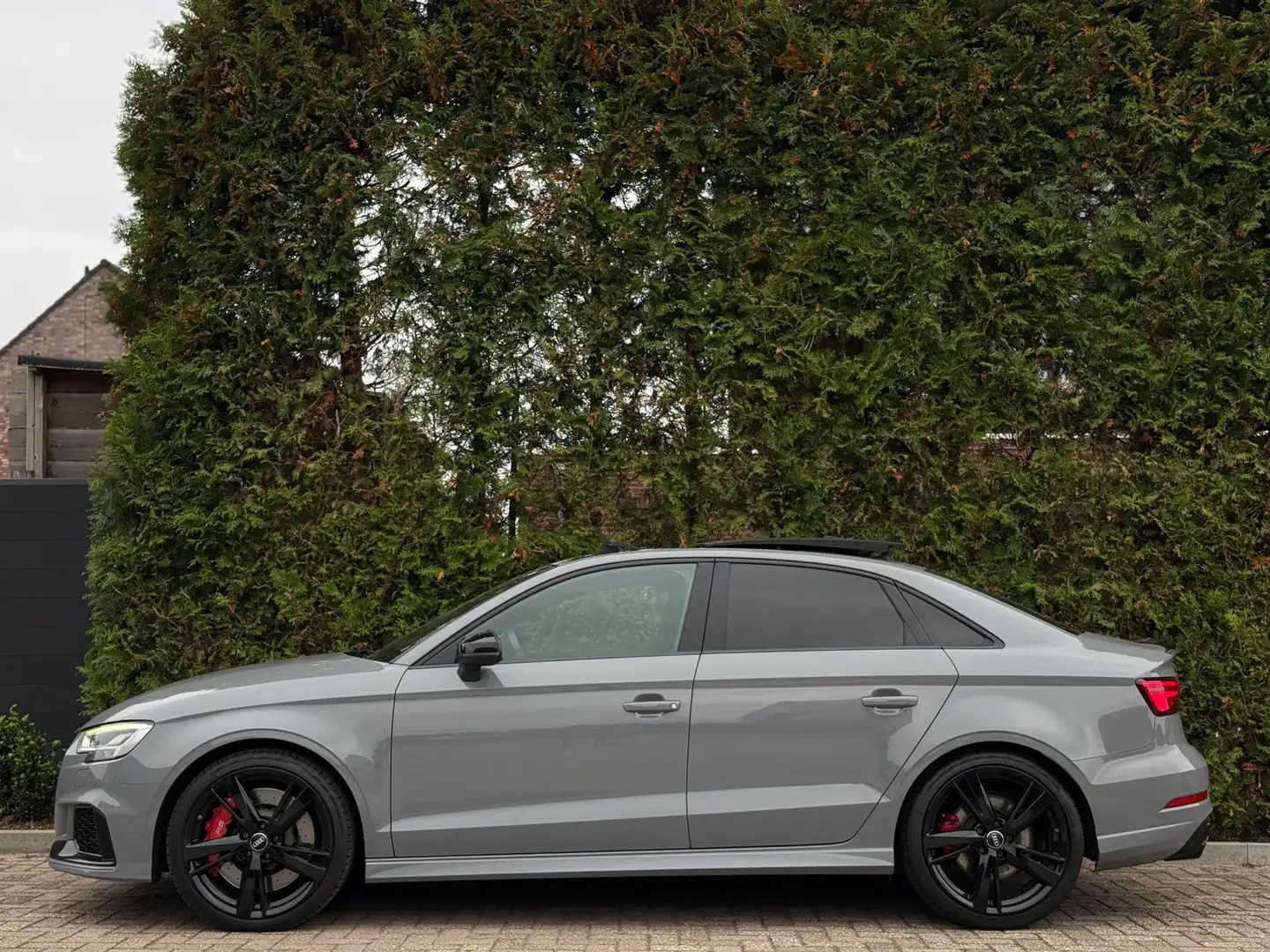 Audi RS3 Limousine 2.5 TFSI Quattro Nardo Grey Panorama Gris - 2