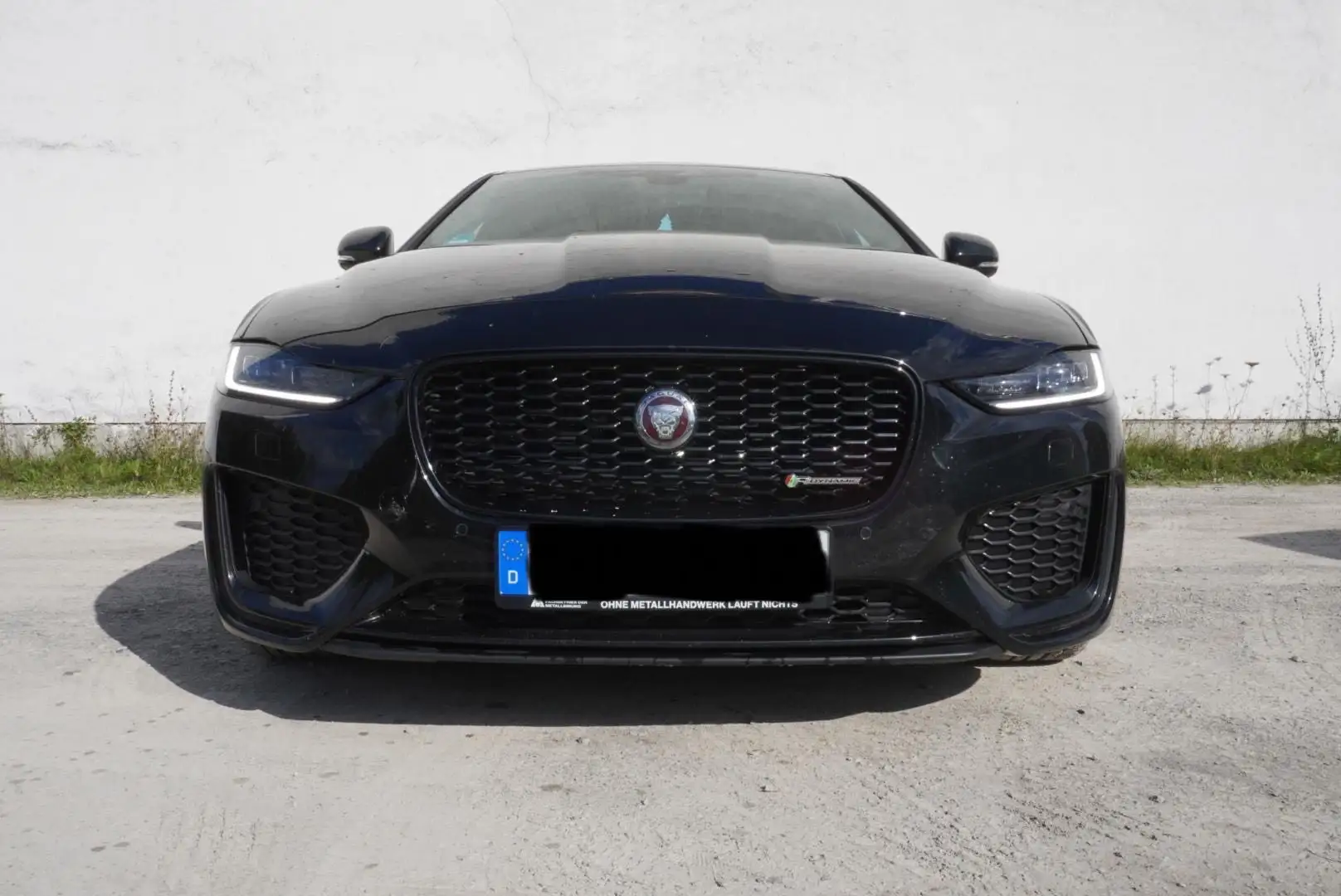Jaguar XE D200 Aut. R-Dynamic Black Schwarz - 1